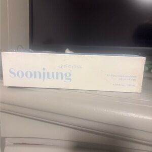 Etude Soonjung 10-Free Moist Emulsion